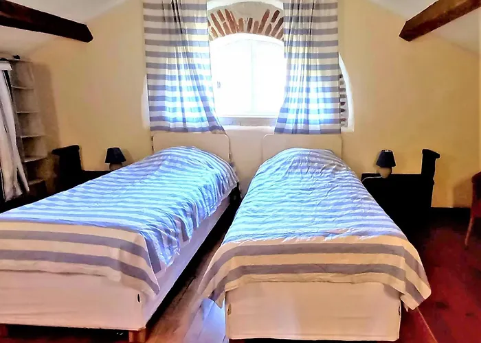 Holiday home L'ecurie - La Maisou