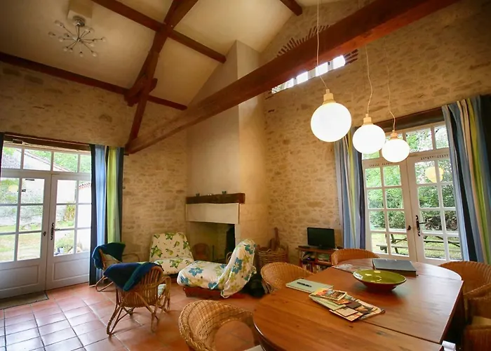 Holiday home L'ecurie - La Maisou